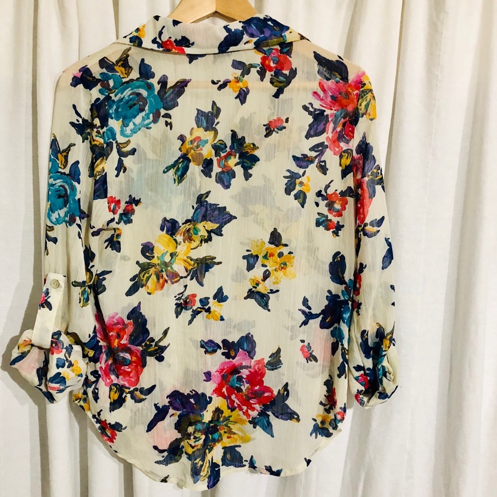 About a Girl Sheer Floral Button Up - Picture 4 of 4